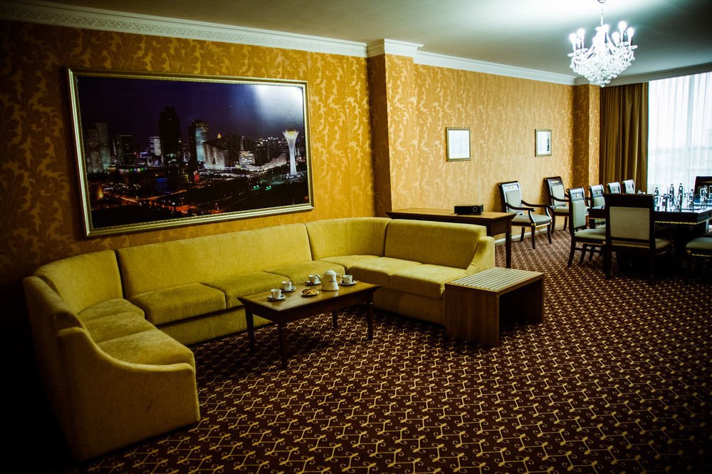 Jumbaktas Astana Hotel Экстерьер фото